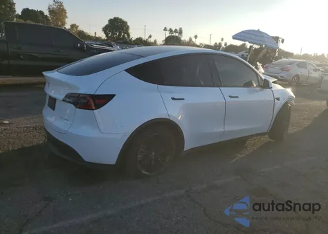 2020 Tesla Model Y z USA, uszkodzony, nr VIN 5YJYGDEE9MF087902